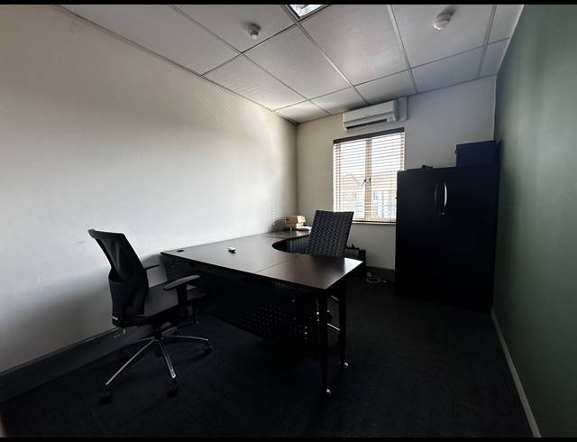1,320M² OFFICE FOR SALE IN RIVONIA